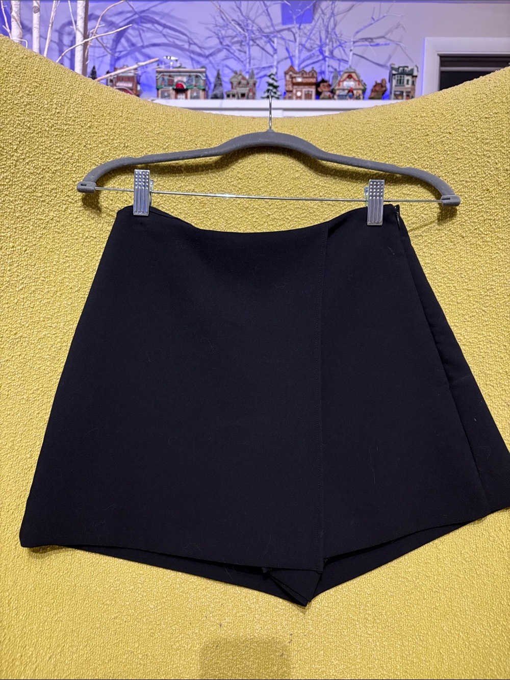 Elegant High-Waist Black Skort